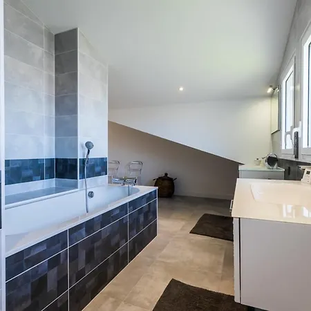 Keyweek Irrika Duplex Facing The Ocean With Terrace In *